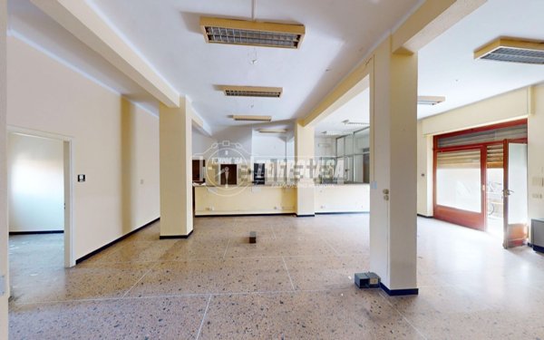 ufficio in vendita ad Albenga in zona Vadino