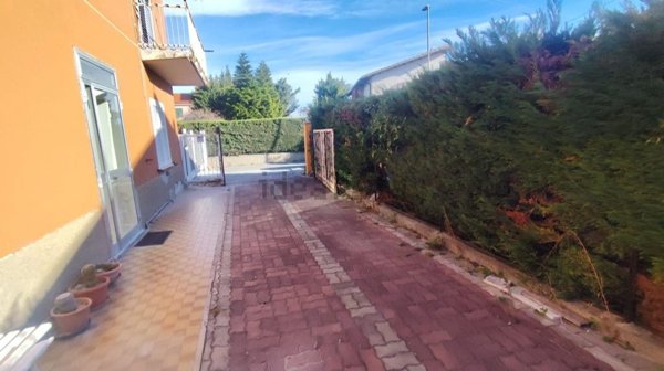 appartamento in vendita ad Albenga in zona Leca