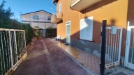 casa indipendente in vendita ad Albenga in zona Leca