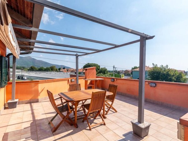 appartamento in vendita ad Albenga in zona Campochiesa