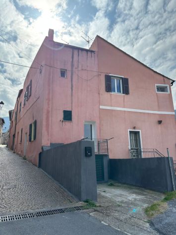 casa indipendente in vendita ad Albenga in zona San Fedele