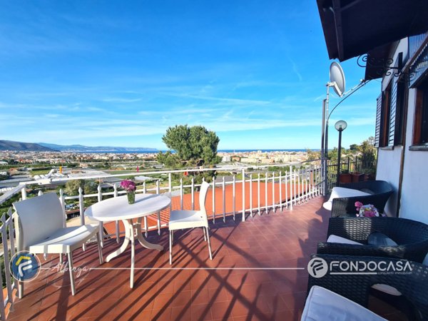 casa indipendente in vendita ad Albenga