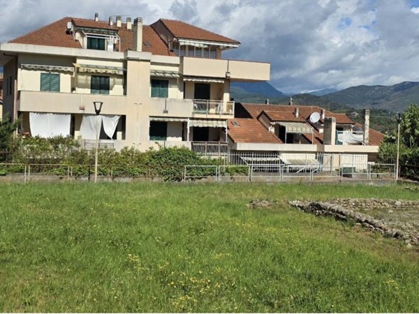 appartamento in vendita ad Albenga in zona Lusignano