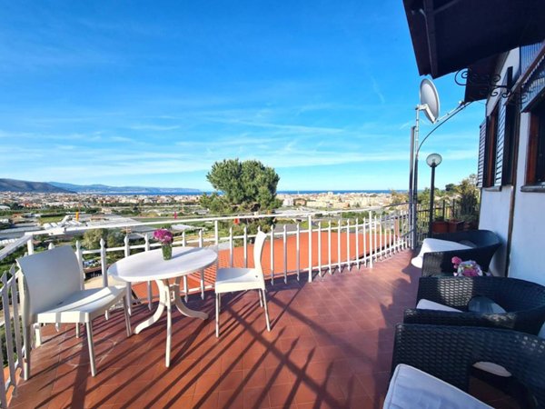 casa indipendente in vendita ad Albenga