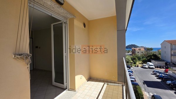 appartamento in vendita ad Albenga in zona Vadino