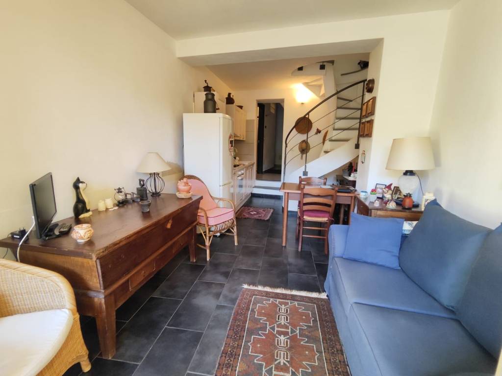 appartamento in vendita ad Albenga in zona Bastia