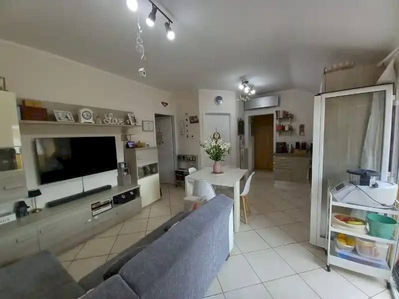 appartamento in vendita ad Albenga in zona Leca
