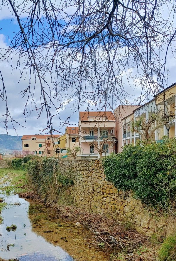 appartamento in vendita ad Albenga in zona Lusignano