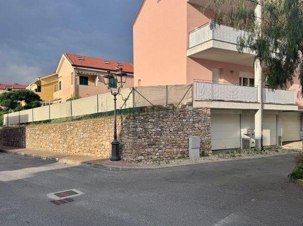 appartamento in vendita ad Albenga in zona Lusignano
