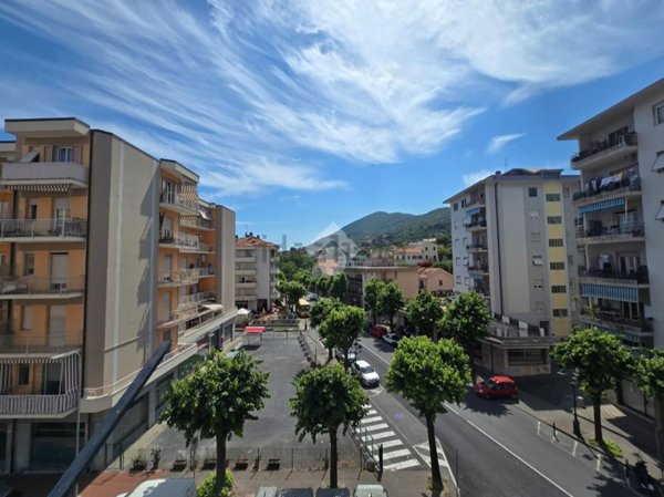 appartamento in vendita ad Albenga in zona Vadino