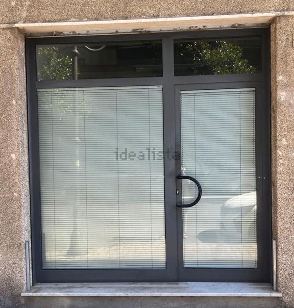 locale commerciale in vendita ad Albenga