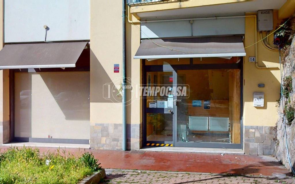 negozio in vendita ad Albenga