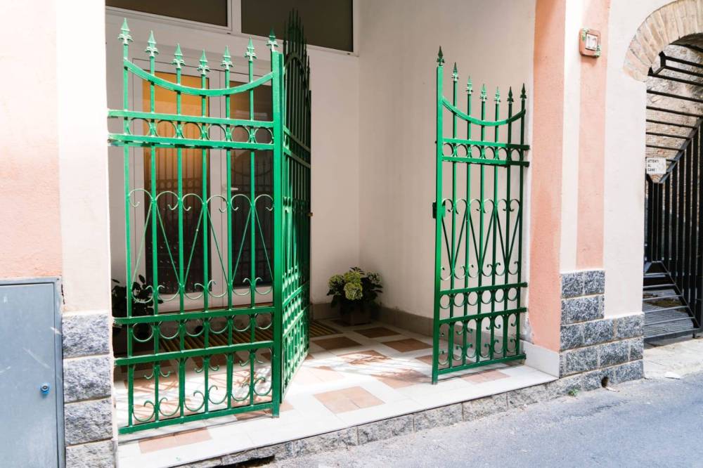 appartamento in vendita ad Albenga in zona Bastia