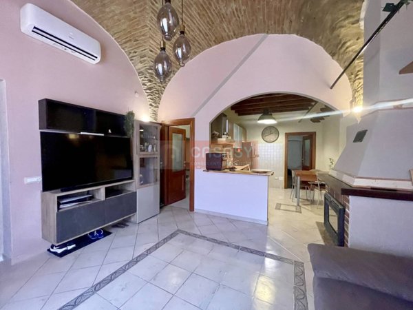 appartamento in vendita ad Albenga in zona Bastia