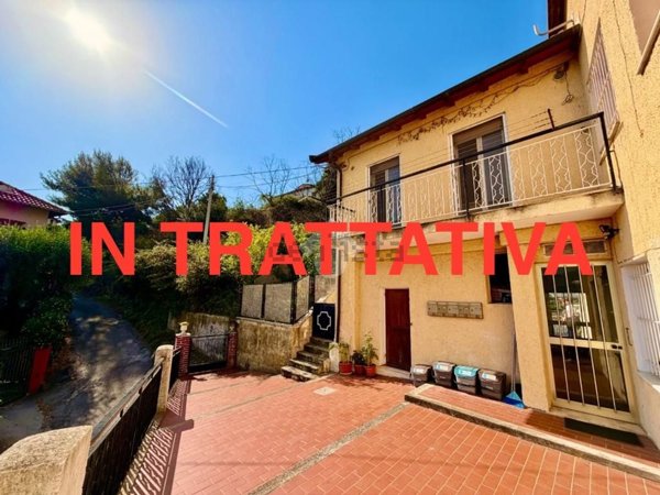 appartamento in vendita ad Albenga in zona Vadino
