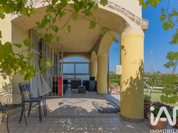 casa indipendente in vendita ad Albenga