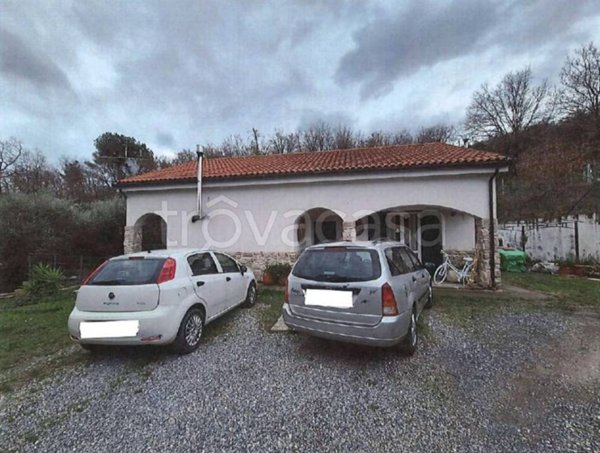 casa indipendente in vendita ad Albenga