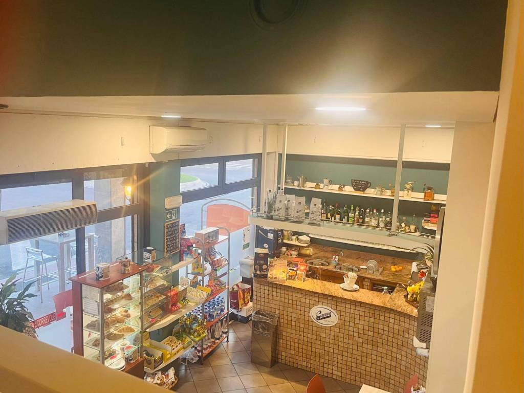 negozio in vendita ad Albenga