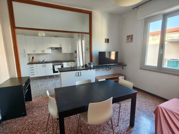 appartamento in vendita ad Albenga in zona Vadino