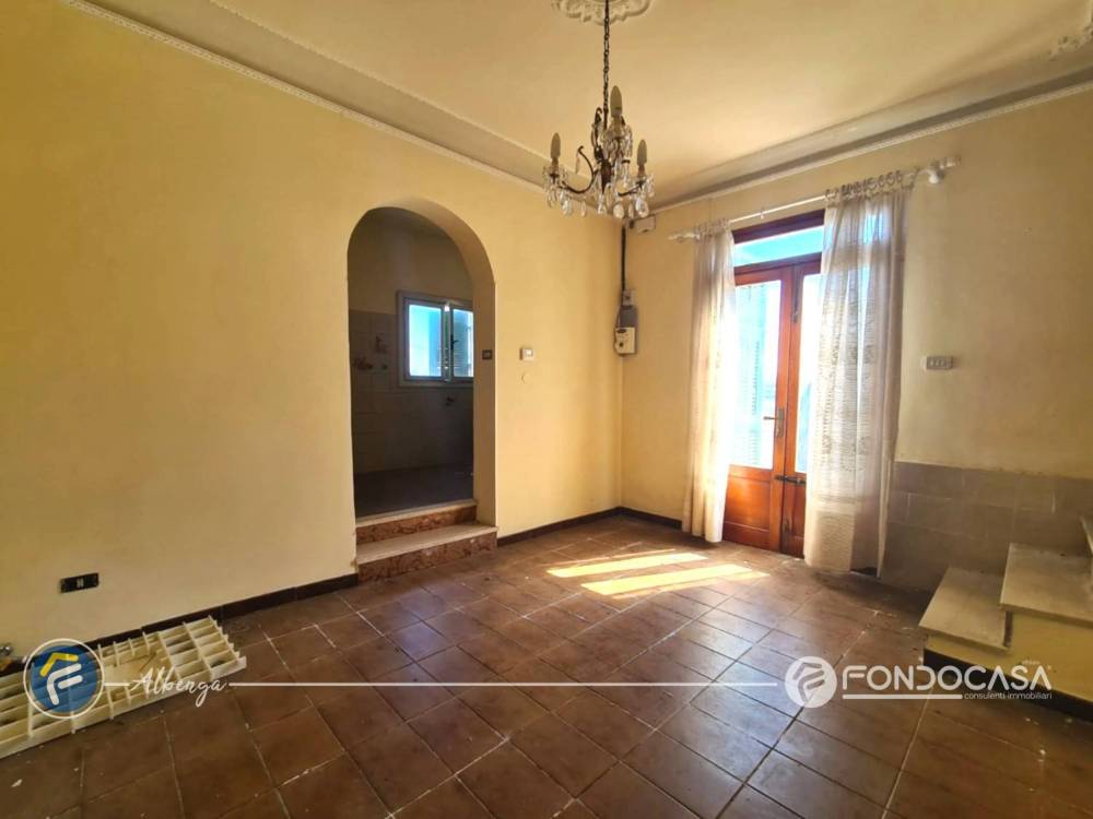casa indipendente in vendita ad Albenga
