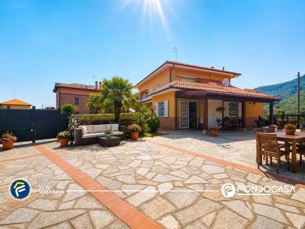 casa indipendente in vendita ad Albenga