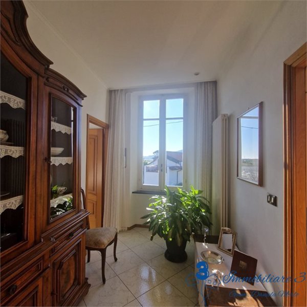casa indipendente in vendita ad Albenga in zona Campochiesa