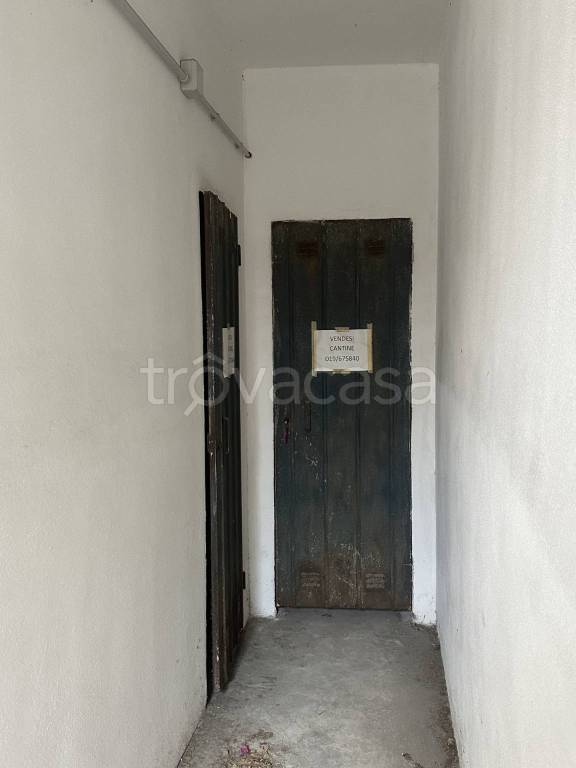 locale di sgombero in vendita ad Albenga
