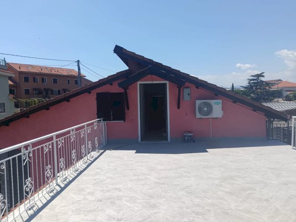 appartamento in vendita ad Albenga in zona Campochiesa