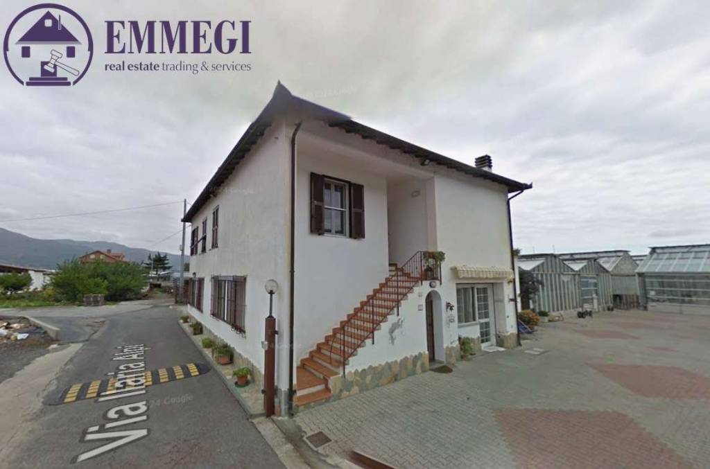 casa indipendente in vendita ad Albenga in zona San Fedele
