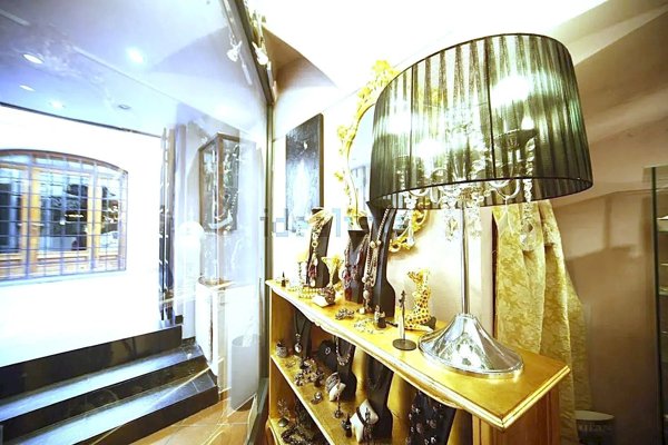 negozio in vendita ad Albenga