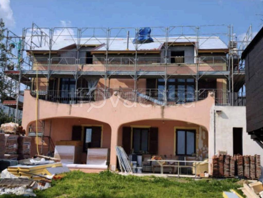 casa indipendente in vendita ad Albenga