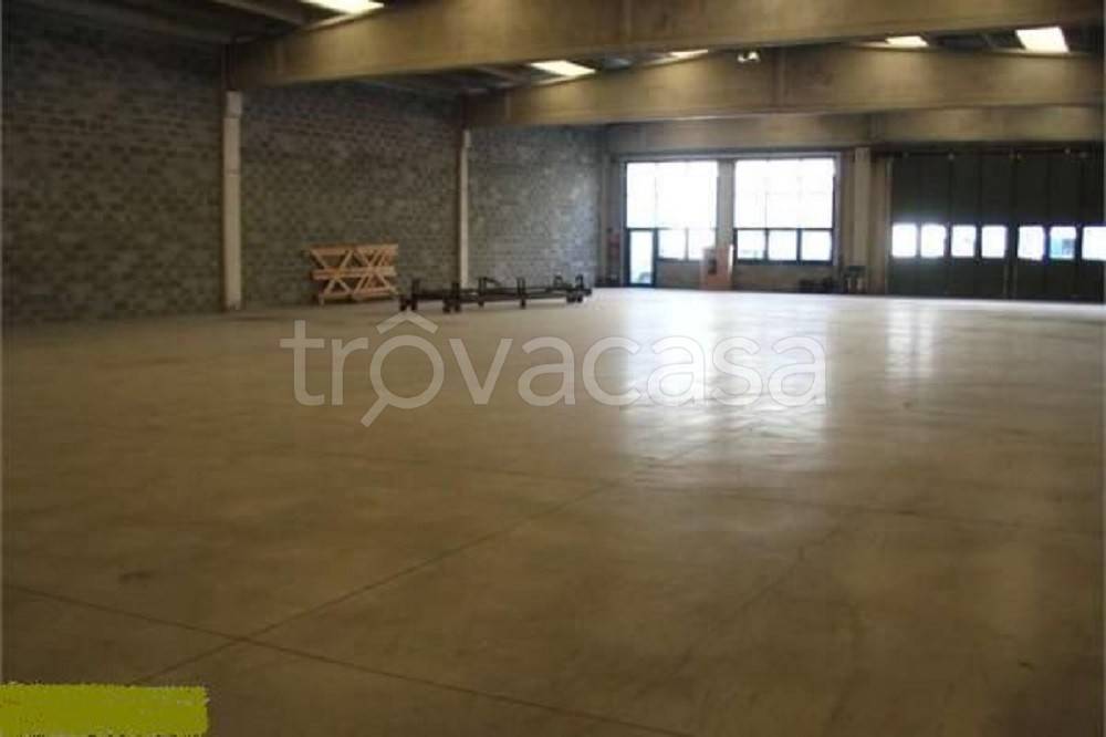 locale commerciale in vendita ad Albenga