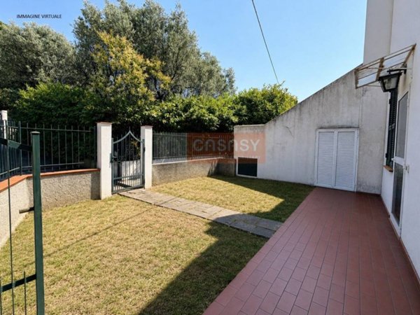 casa indipendente in vendita ad Albenga in zona Salea