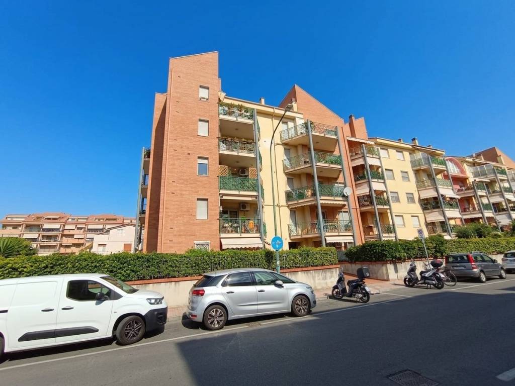 appartamento in vendita ad Albenga