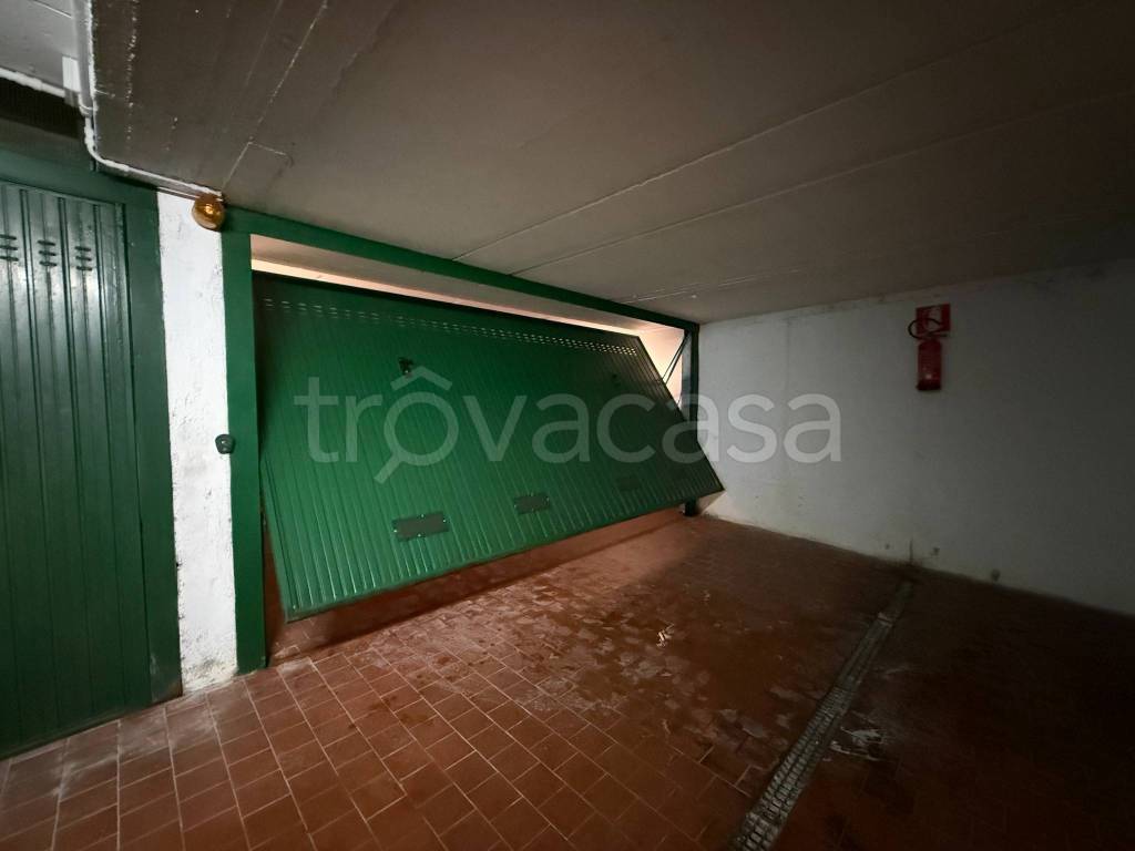 box auto in vendita ad Albenga