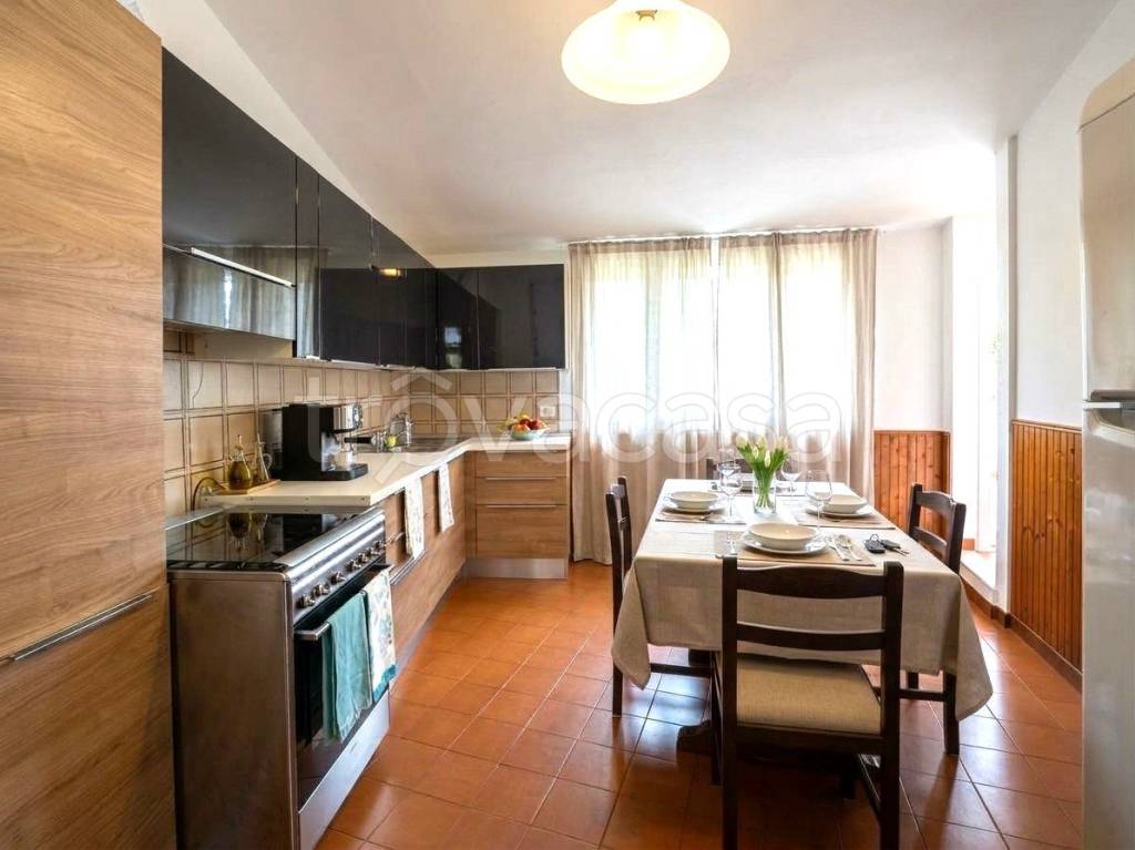 casa indipendente in vendita ad Albenga in zona Lusignano