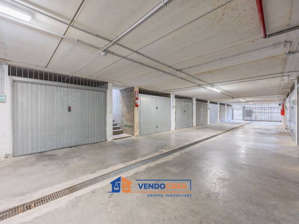 box auto in vendita ad Albenga