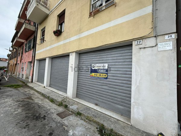 locale di sgombero in vendita ad Albenga in zona Vadino