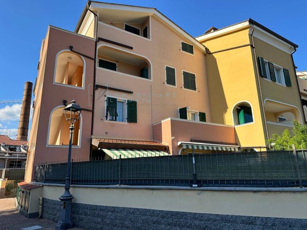 appartamento in vendita ad Albenga in zona Lusignano