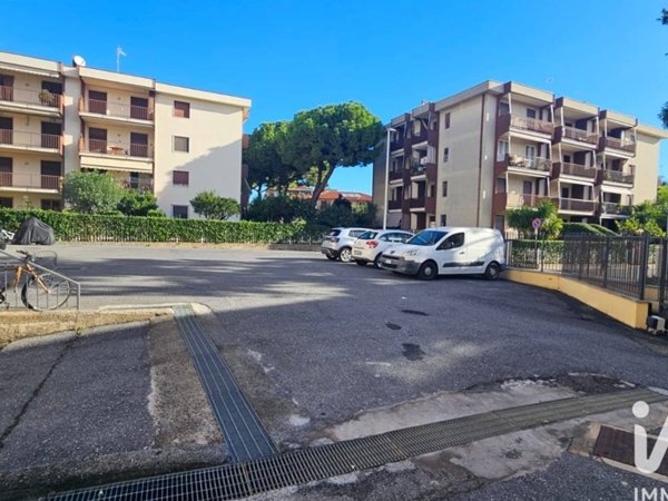 box auto in vendita ad Albenga in zona Vadino