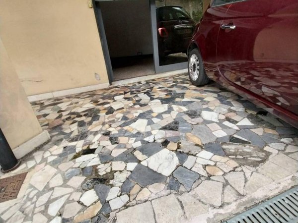 negozio in vendita ad Albissola Marina