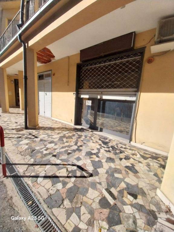 negozio in vendita ad Albissola Marina