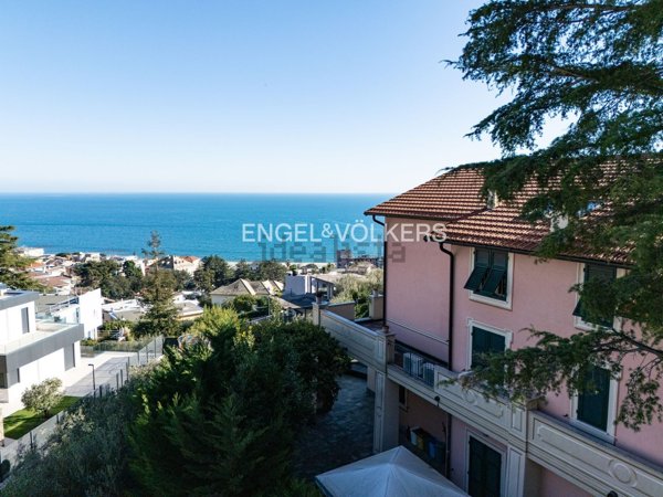 casa indipendente in vendita ad Albissola Marina