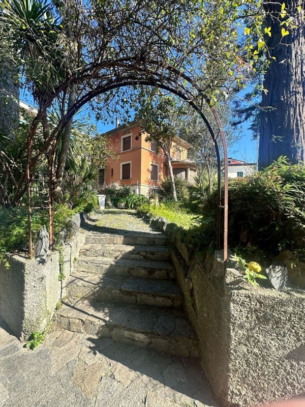 casa indipendente in vendita ad Albissola Marina