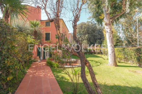 appartamento in vendita ad Albissola Marina