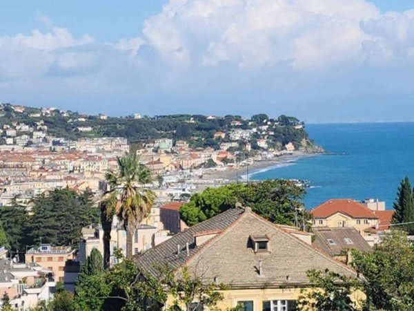 appartamento in vendita ad Albissola Marina