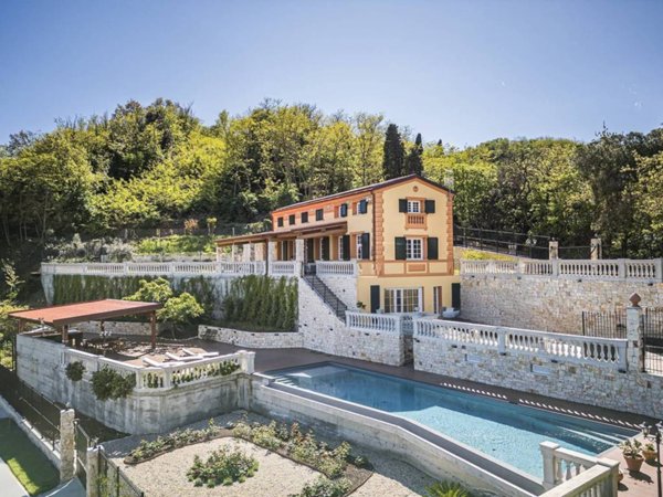 casa indipendente in vendita ad Albissola Marina