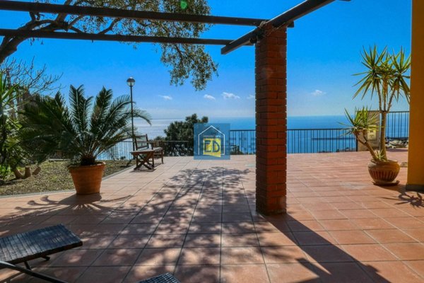 appartamento in vendita ad Albissola Marina