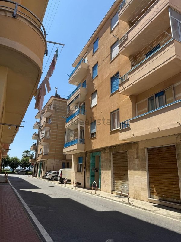 appartamento in vendita ad Albissola Marina