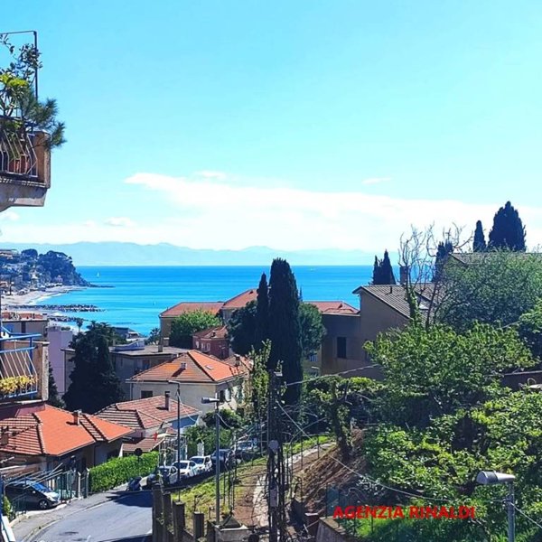 appartamento in vendita ad Albissola Marina